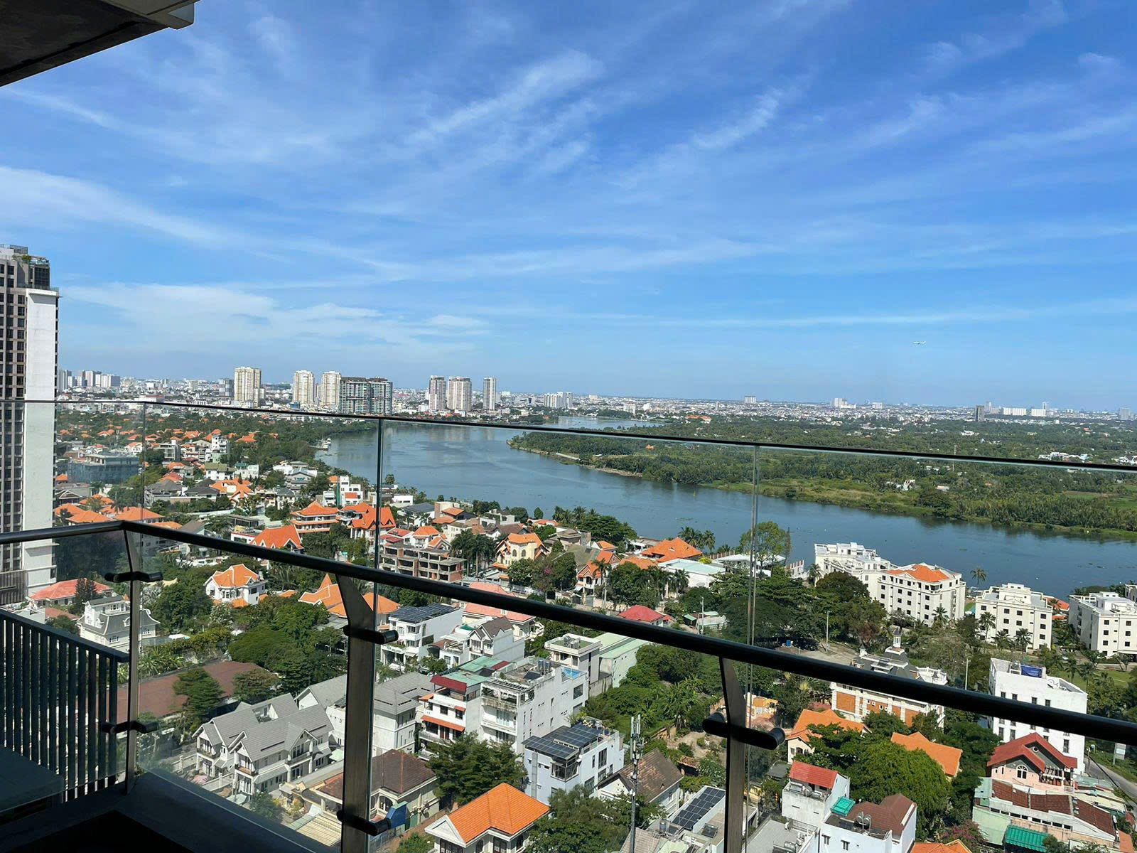 Cho Thuê Căn Hộ Cao Cấp 3PN, View Sông Trực Diện Tại Thảo Điền, Quận 2